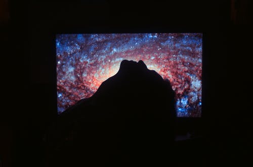 TCL 98Q6E 98英寸液晶电视在大屏市场独占鳌头